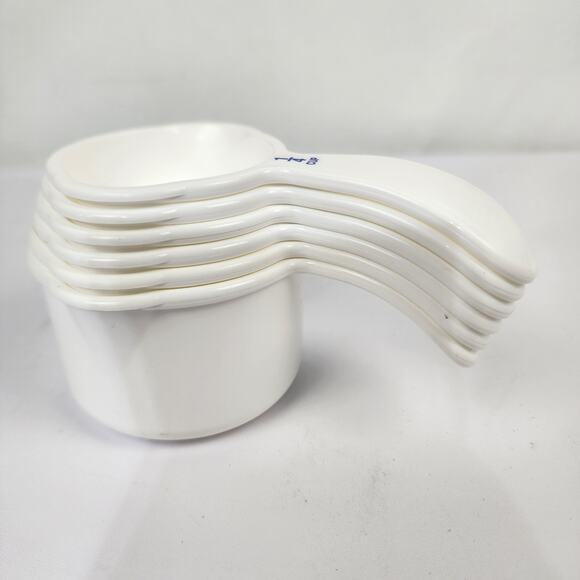Tupperware # 3478C-1 Curved Handle Measuring Cups White Set Of 6 - Picture 1 of 4